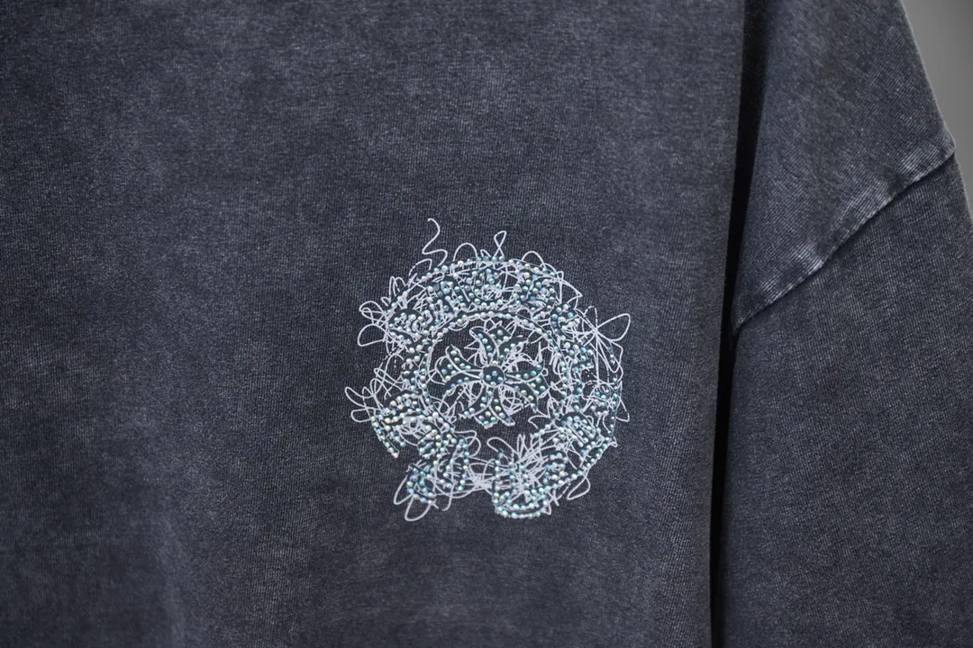 🅿️200 Ch*ome Hearte 25SS early spring new model, short-sleeved with Kro heart logo, hot diamonds, light luxury, essential item for daily commuting for men and women, correct version, welcome to compare, detailed features · 320g 100% pure cotton double yarn jersey fabric · Custom dyed in the same vat, special thickened 32 count double-strand 1X1 thread · Digital direct printing ➕ Australia imported pearlescent diamonds · Ready-to-wear dyeing Then do the faded fried snowflake process, then wash it to make it look old · General washing to improve the effect · Double-needle stitching across the seam process · Original main mark, washed tag brand moisture-proof paper packaging Color: black/apricot/green/maroon Size: S/M/L/XL